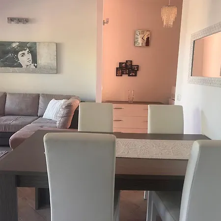 Magnolia House 아파트